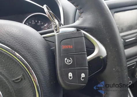 2018 Jeep Compass Latitude 4X4 from USA, damaged, VIN 3C4NJDBB6JT479473